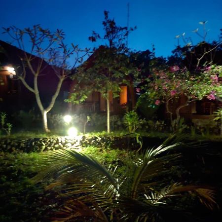 Bougainvillea Bungalow Batumadeg Esterno foto