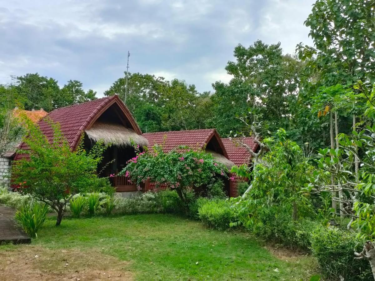 Bougainvillea Bungalow Batumadeg Esterno foto