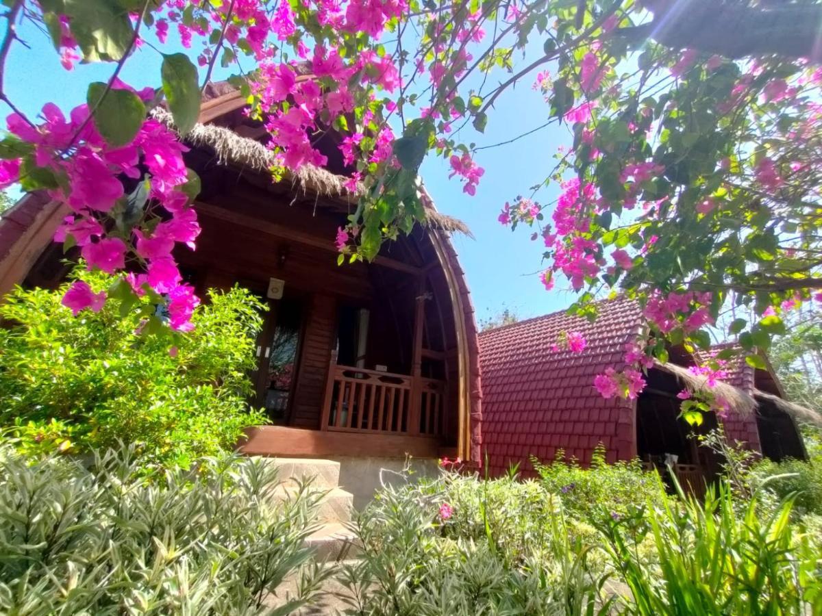 Bougainvillea Bungalow Batumadeg Esterno foto