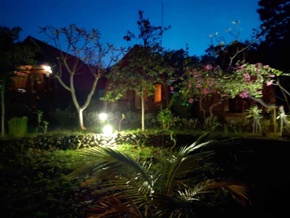 Bougainvillea Bungalow Batumadeg Esterno foto