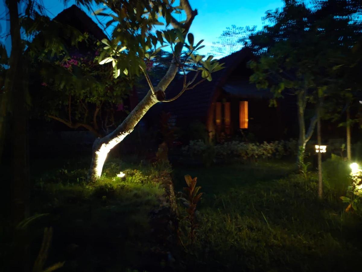 Bougainvillea Bungalow Batumadeg Esterno foto